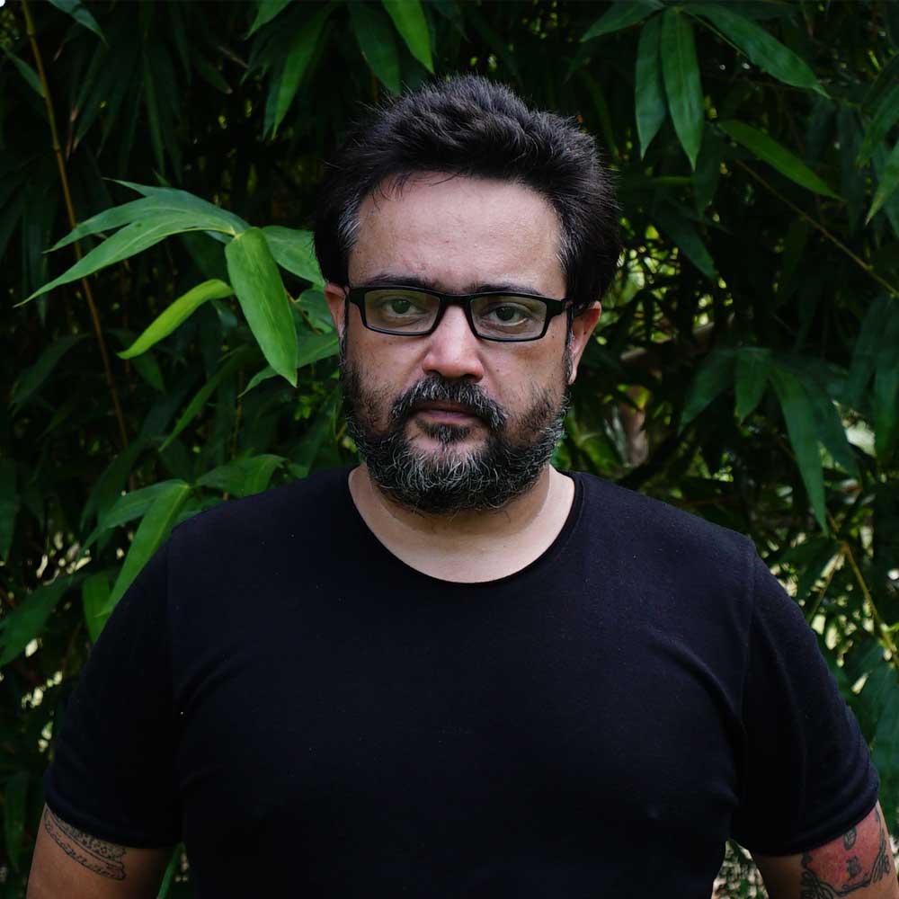 Reading hang in neck glasses with Long sides. Summer Sale! Flat Rs. 1200 Off