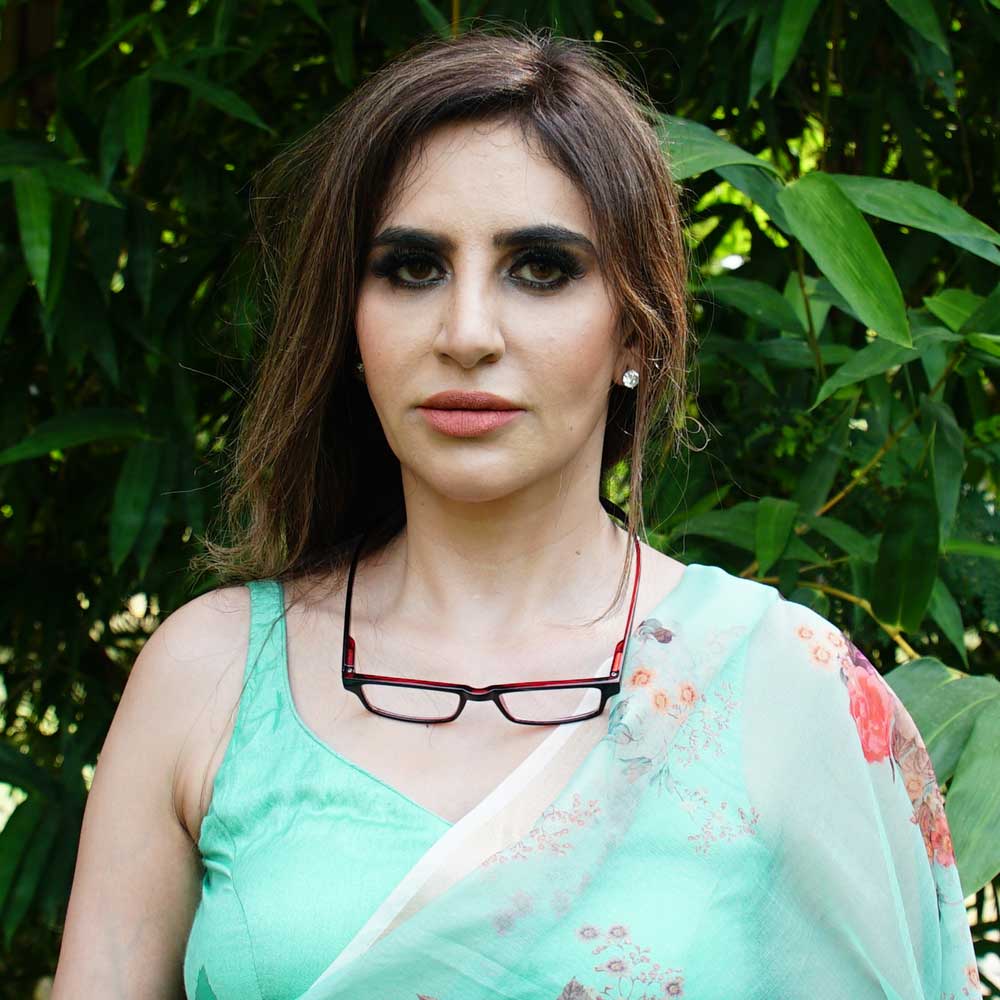 Reading hang in neck glasses with Long sides. Summer Sale! Flat Rs. 1200 Off