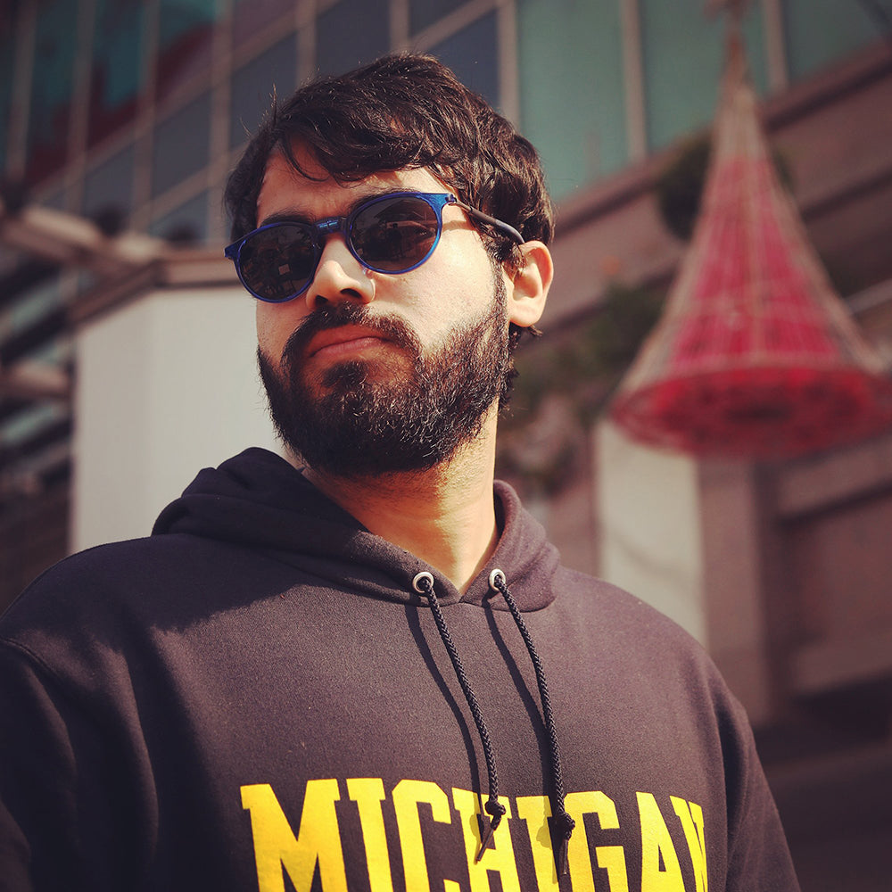Black Frame - Green Lens - Magnetic Sunglasses. THE BIG SALE! Flat Rs. 800 Off